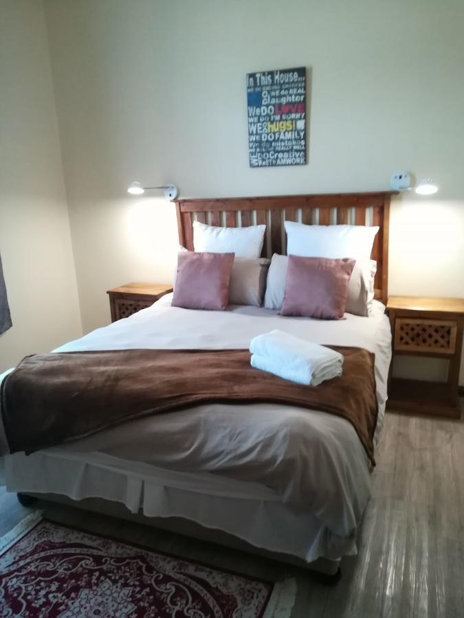 White House Lodge On Main Beaufort West Ngoại thất bức ảnh