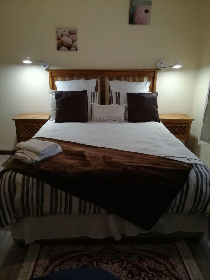 White House Lodge On Main Beaufort West Ngoại thất bức ảnh