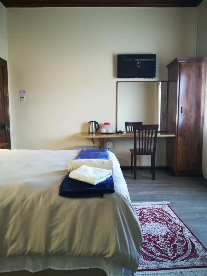 White House Lodge On Main Beaufort West Ngoại thất bức ảnh