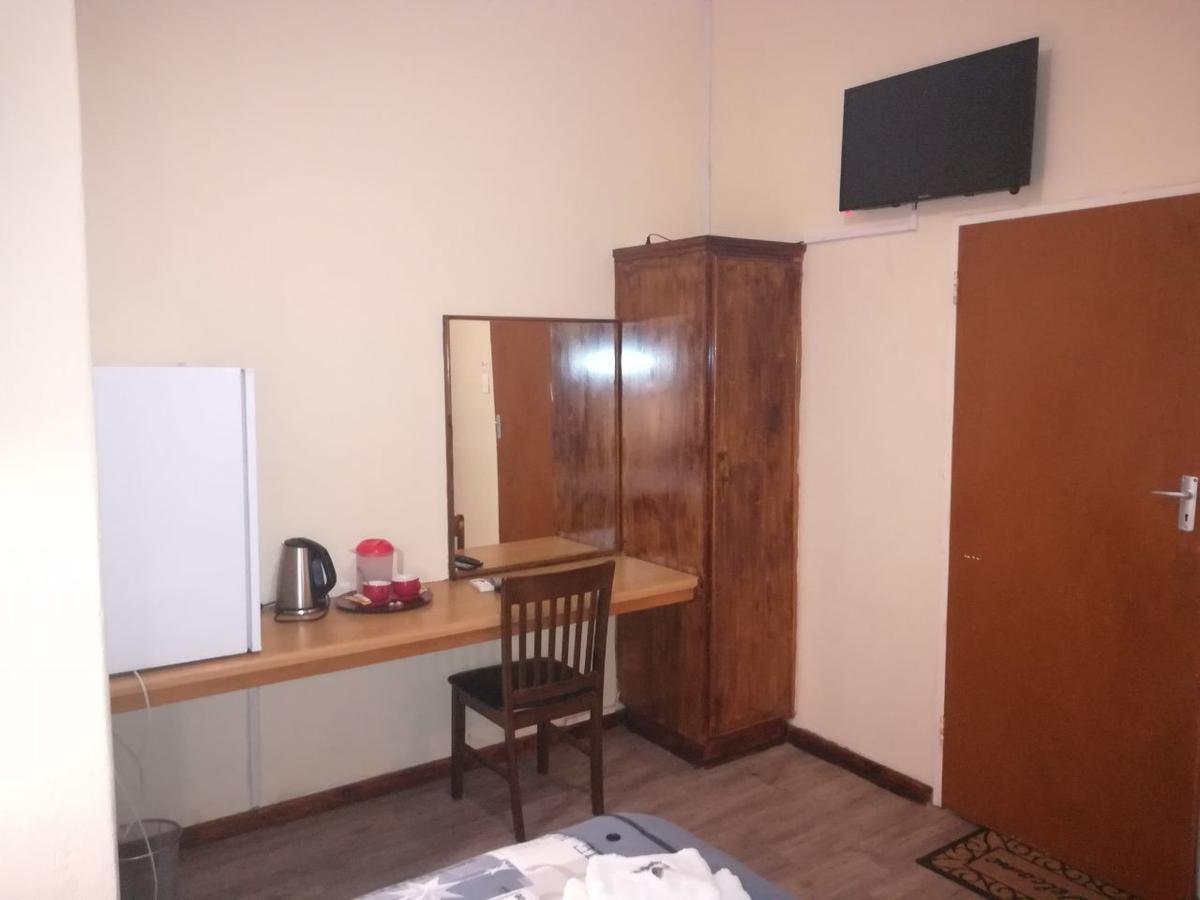 White House Lodge On Main Beaufort West Ngoại thất bức ảnh