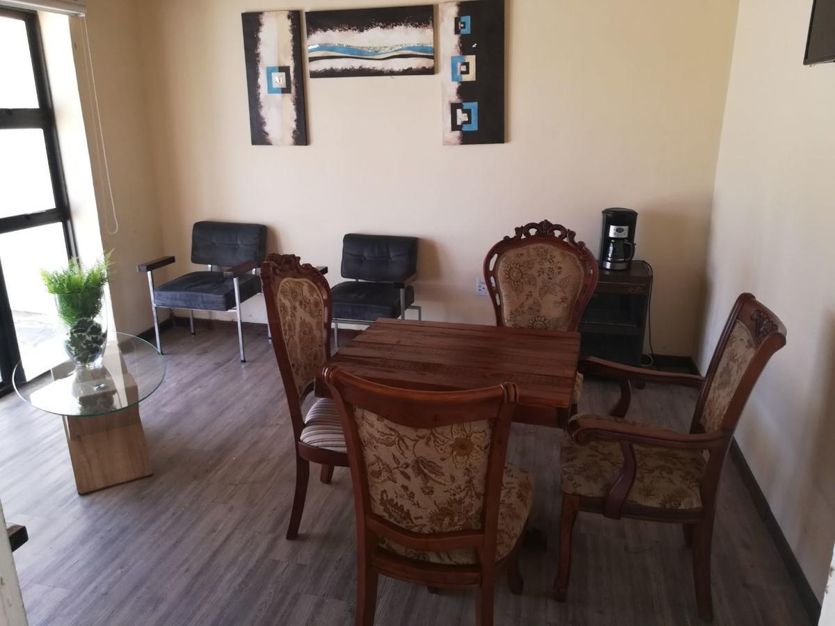 White House Lodge On Main Beaufort West Ngoại thất bức ảnh