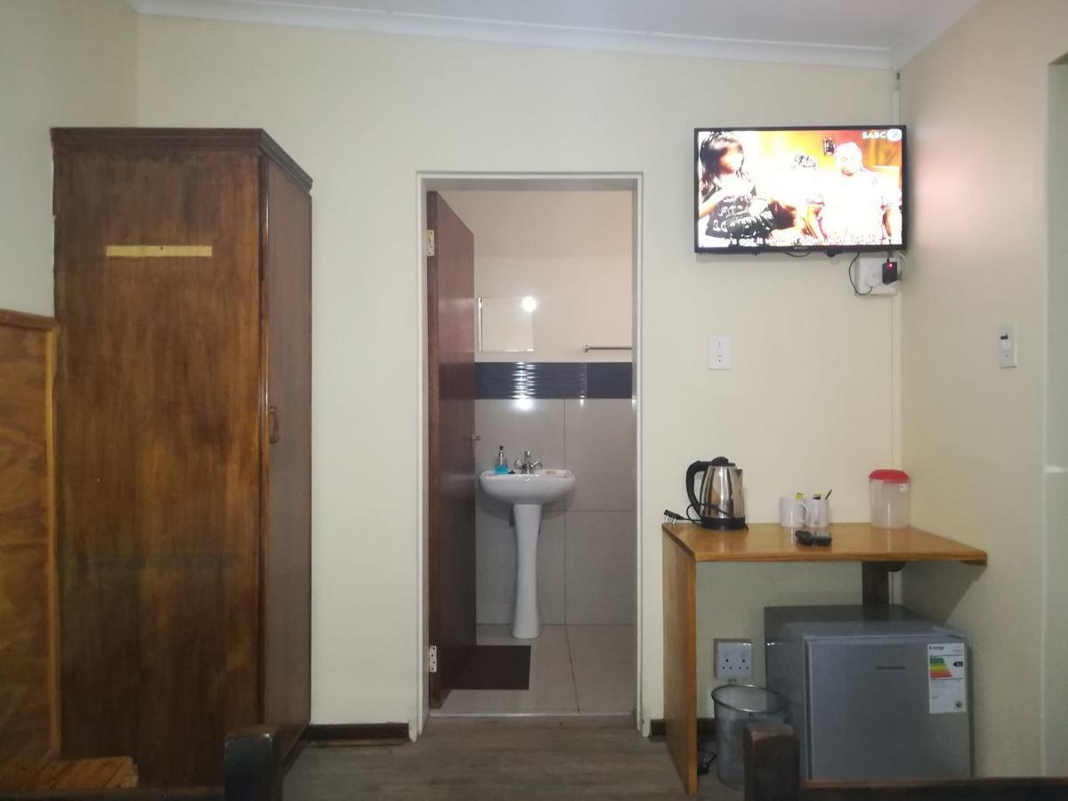 White House Lodge On Main Beaufort West Ngoại thất bức ảnh