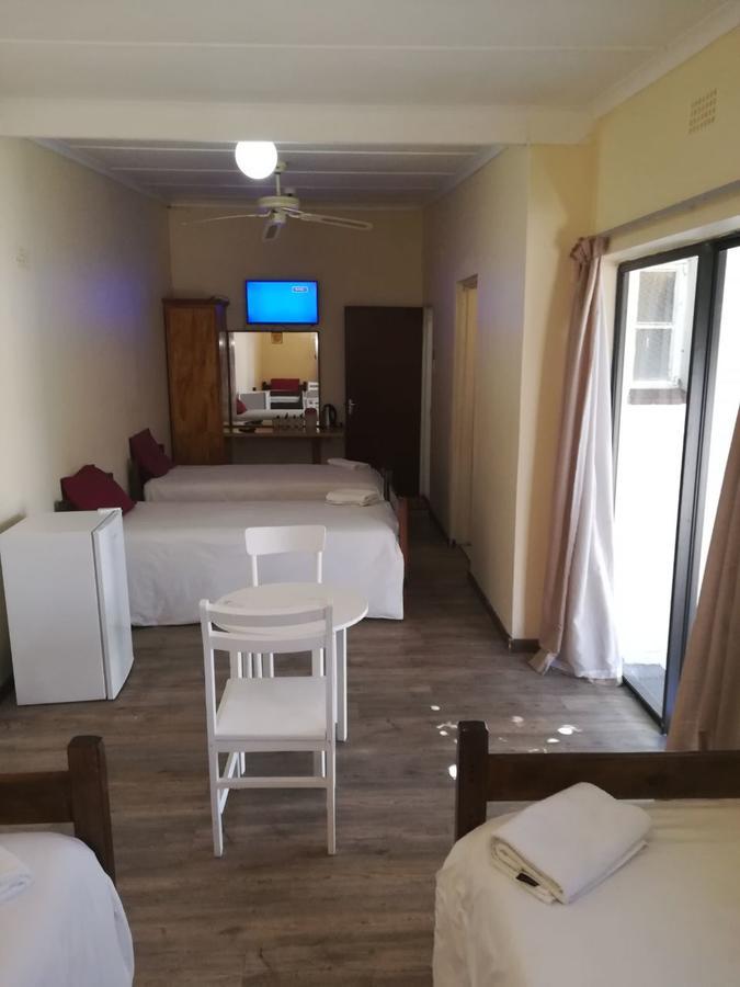 White House Lodge On Main Beaufort West Ngoại thất bức ảnh