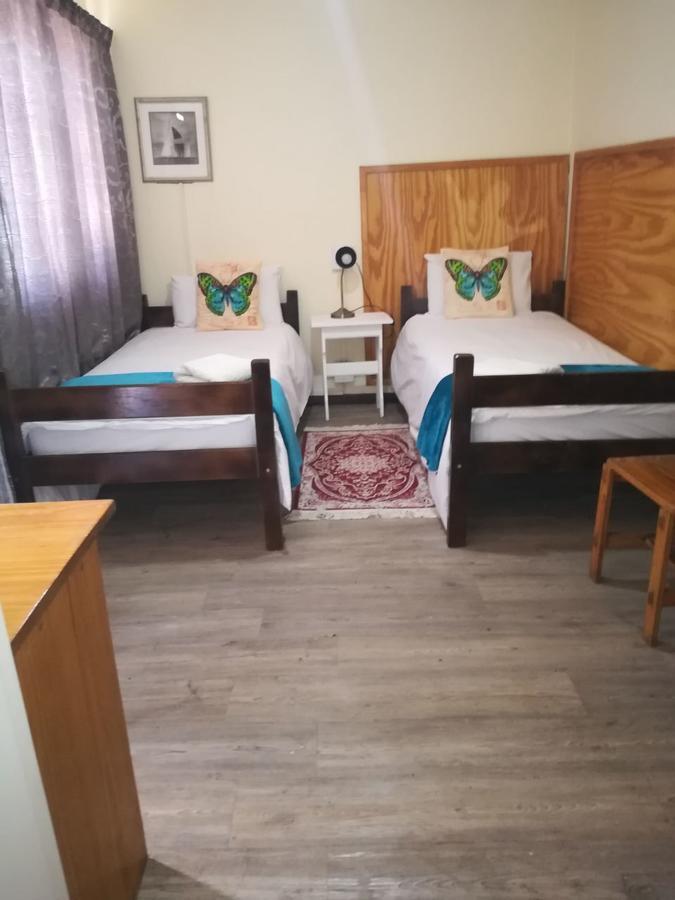 White House Lodge On Main Beaufort West Ngoại thất bức ảnh